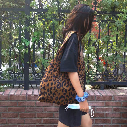 Leopard-print Artistic Vintage Women's Shoulder Bag